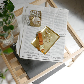 お気に入りの見せる収納に。生活がぐっと素敵になる「トレイ」活用アイデア