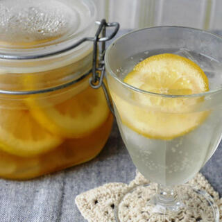 毎日摂りたい！体喜ぶ「レモン酢」の作り方・飲み方・活用レシピ