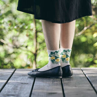お迎えするならどれ？春の足元を彩るおすすめ靴下15選