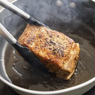 旨味を残してカロリーカット！脂質の摂り過ぎを防ぐ《肉料理の調理テク》