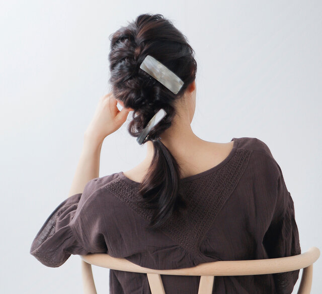 その日の気分で選びたい 春らしくリラクシーな 大人のヘアアクセ 集 キナリノ