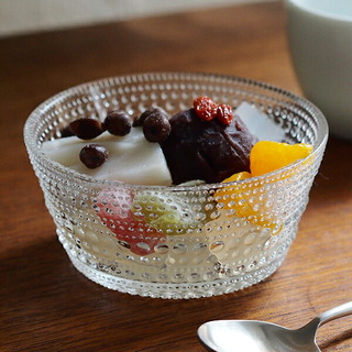 フルーツにヨーグルトに惣菜に。食材を美しく魅せる「ガラスの器」