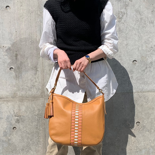 プラスするだけでこなれ感アップ！春から夏にかけて使える最旬小物