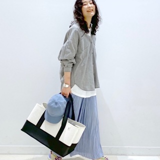 すっきり大人に。甘くないシャーベットカラーの着こなし