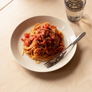 一人暮らしの【食器】どのくらい必要？基本の揃え方・収納アイデア