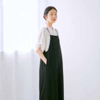 らくちんなのに、きちんと見える。素材で選ぶ大人の夏服