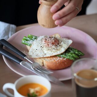 挽きたての香りを楽しむ。おしゃれな【ペッパーミル】カタログ