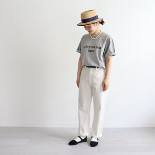 夏の定番「ロゴTシャツ」おしゃれな大人の着こなし4パターン