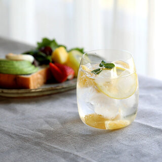 冷たいドリンクが美味しい季節に。氷が映える「涼しげグラス」カタログ