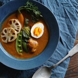 夏の食卓を爽やかに彩る。涼しげな「青」の食器たち