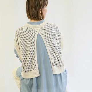 今が旬！「メッシュアイテム」で大人のレイヤードコーデ