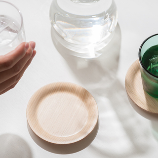 おやつの時間にも、おもてなしにも。おしゃれなコースターと手作りアイデア