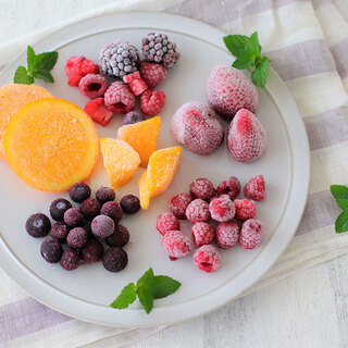 ストック必須！ひんやり「冷凍フルーツ」の幅広い活用術