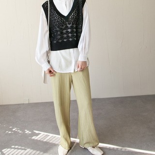 いつものコーデに重ねて遊ぶ♪「ベスト」でつくる大人カジュアル