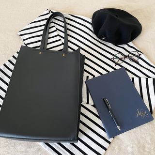 “おしゃれ、気にしていますよ”
感を漂わせるお仕事バッグ