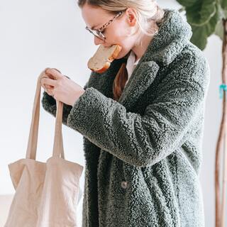 好きなコーデを定番化してスムーズに！忙しい朝におすすめの“服選び術”