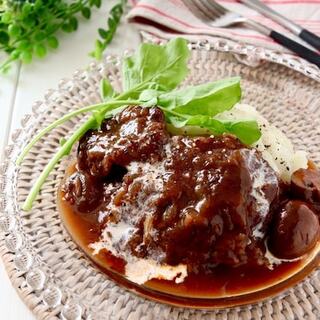 自宅でホロホロ食感を再現!「牛すね肉」の美味しいレシピ集