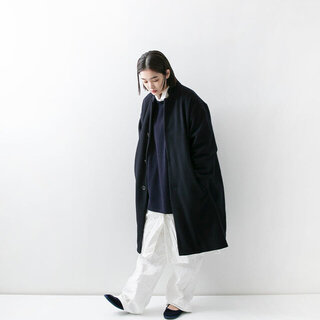 冬に明るく映える＊「白ボトムス」を取り入れた大人コーデ