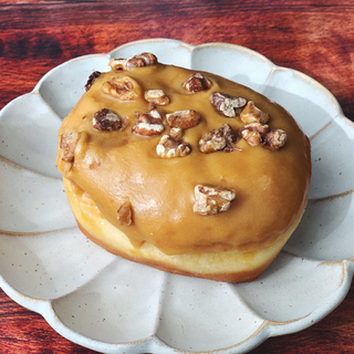 ふわふわ、もちもち。幸せのキャラメルくるみドーナツ