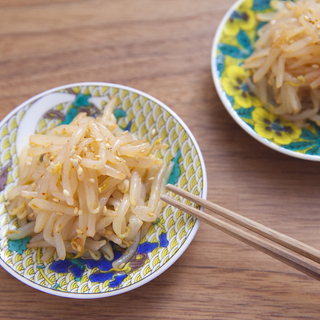 「もやし」は冷凍すると便利！保存方法と節約レシピ