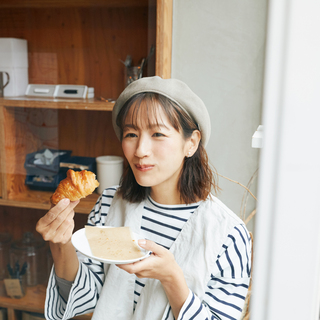 快適シューズで軽やかに。素敵なあの人の鎌倉さんぽ