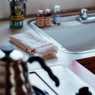 なくても意外と大丈夫!『水切りかご』を使わない、キッチンのスッキリ術