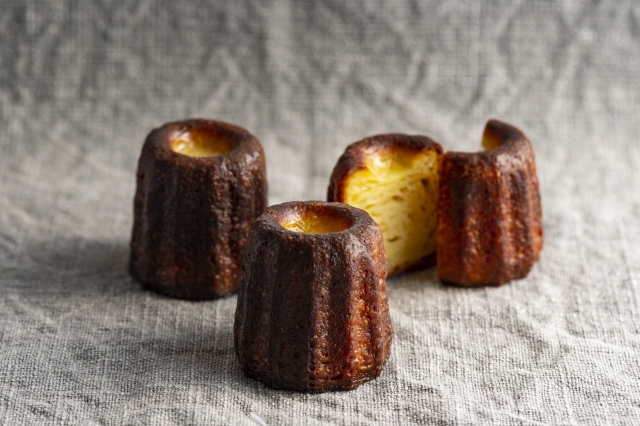 カリッ モチッ”のフランス菓子【カヌレ】基本の作り方＆本格・簡単