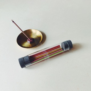 南フランスの風をお部屋に。
旅気分を味わうインセンス