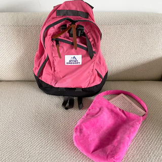 モノクロな毎日とピンクの小物