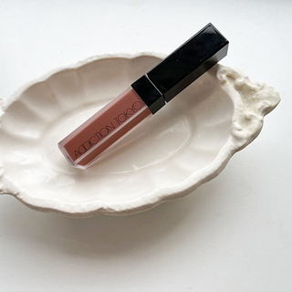 塗るだけで秋顔がかなう、上品リップ