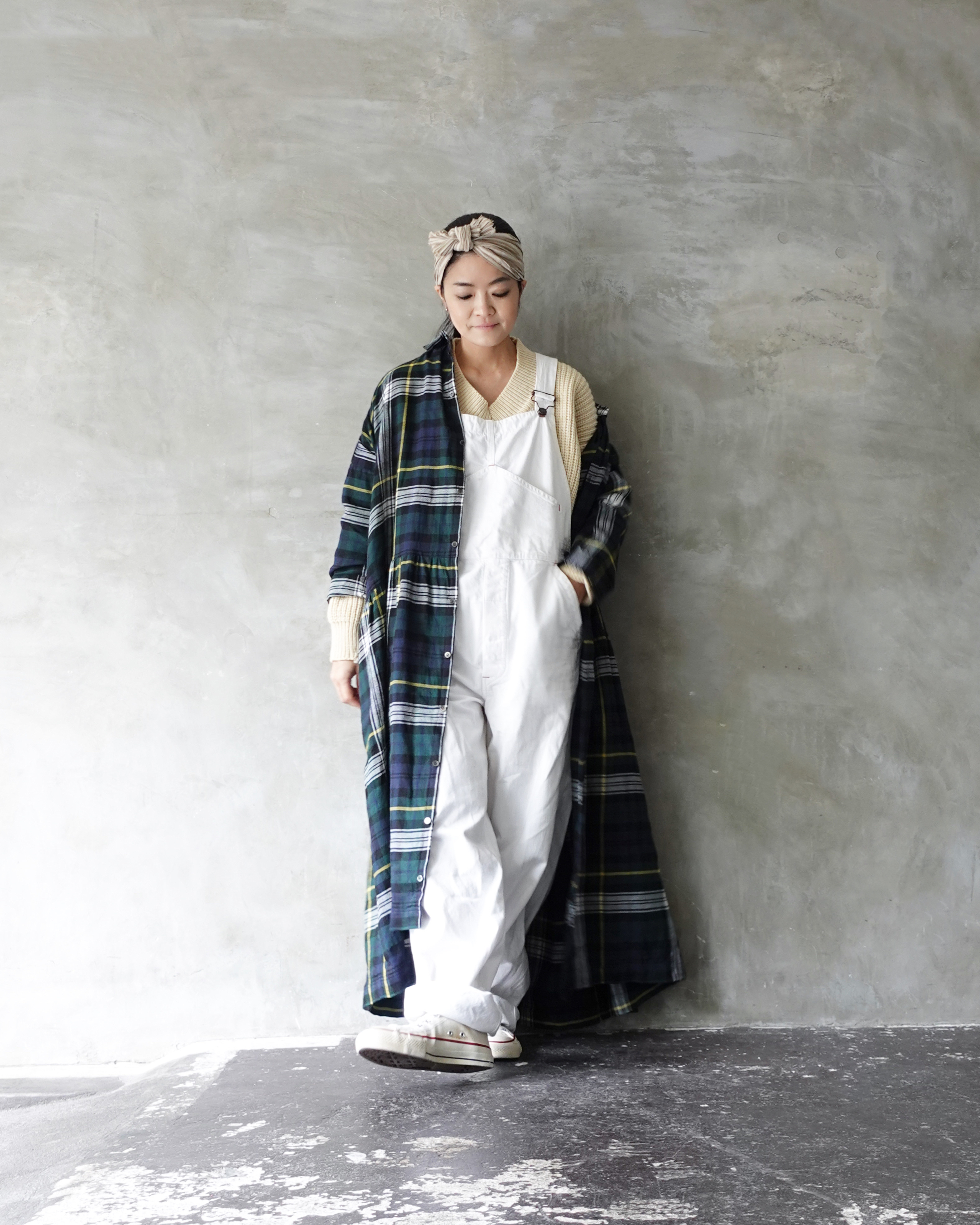 人気のシャツワンピで魅せる、チェック柄の組み合わせ術【ichi 本多