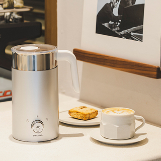 優しいカフェラテでほっとひと息。私だけの癒しの時間のつくり方