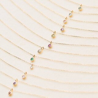 【年齢別】喜ばれるレディースネックレス特集。20代〜50代へのおすすめプレゼント17選