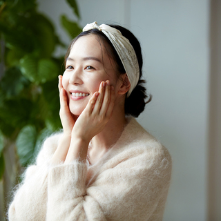 シワ、シミ、くすみ…大人の肌悩みに 全方位に応えるスキンケアアイテム