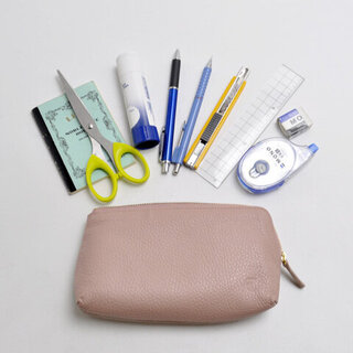 『革のペンケース』で知的な大人女性に。上質さを感じるペンケース24選