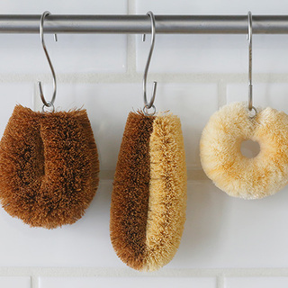 昔ながらの「たわし」活用術＆おすすめ｜キッチン掃除やお手入れに！