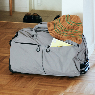 シンプルで飽きないデザイン＆高コスパ。シェアして使えるスーツケース