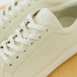 一度履いたら病みつき！圧倒的なリピート率を誇る北欧ブランド「エコー」のシューズ