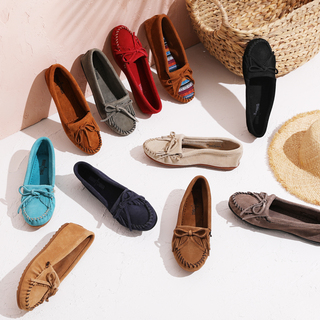 いま再注目の「ミネトンカ」名品モカシンの新たな魅力を深掘り！