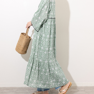 品よく華やかな「大人の花柄ワンピース」おすすめ＆おしゃれコーデ