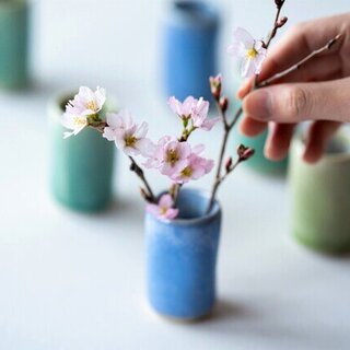 日々の暮らしに『一輪挿し』を。おしゃれで小さな花瓶30選