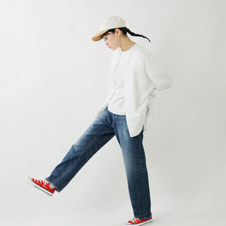 大人のスニーカーコーデ特集。パンツ派もスカート派も上品に