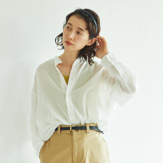 大人の「シアーシャツ」コーデ。トレンド感たっぷりの着こなしに