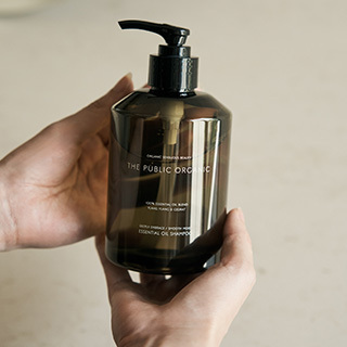 やさしい香りで解きほぐす。精油100%の香りの贅沢なヘアケア