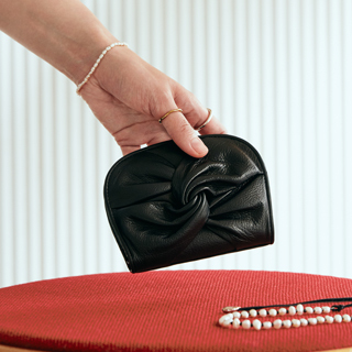 大人のご褒美にちょうどいい。エディターが選ぶ“本命財布”