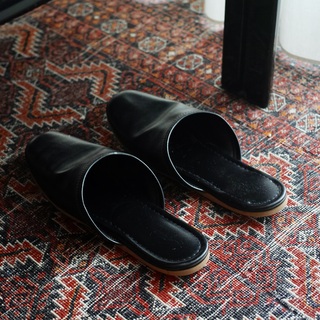 まとめ買いにも！普通なのにかっこいい、スリッパの話 ―HOEK 大井智史さん