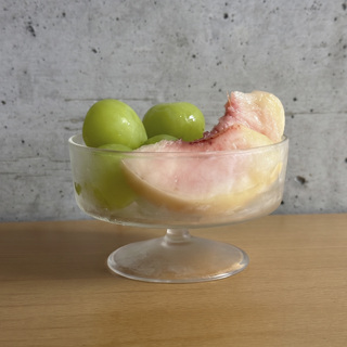 食欲の秋を堪能♪スタッキング可能な脚付きグラスの出番です