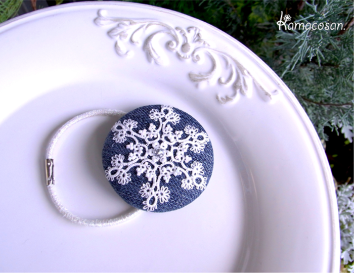 クリスマス☆雪の結晶 手刺繍ブローチ ヘアゴム 頻繁 