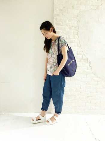 涼しく過ごしたい夏にもぴったり サルエルパンツの着こなしまとめ キナリノ