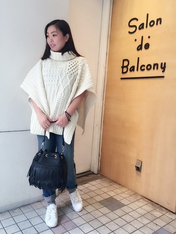 ハードルが高そう 実は着まわし力抜群の ポンチョ ケープ のコーディネート キナリノ